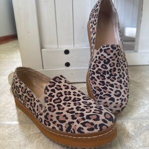 Tom’s slip on leather shoes